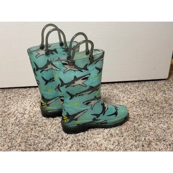 WESTERN CHIEF Toddler/Boys Light Up Rain Boots, size 8 Toddler, Sharks - Picture 5 of 10